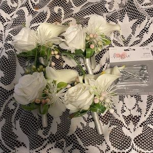 Wedding boutonnieres in Off White